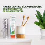 pasta dental blanqueadora con ingredientes de origen vegetal